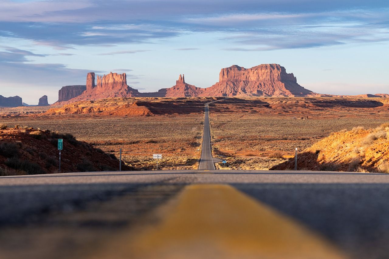The road to Monument Valley from Forrest Gump Point on US Highway 163