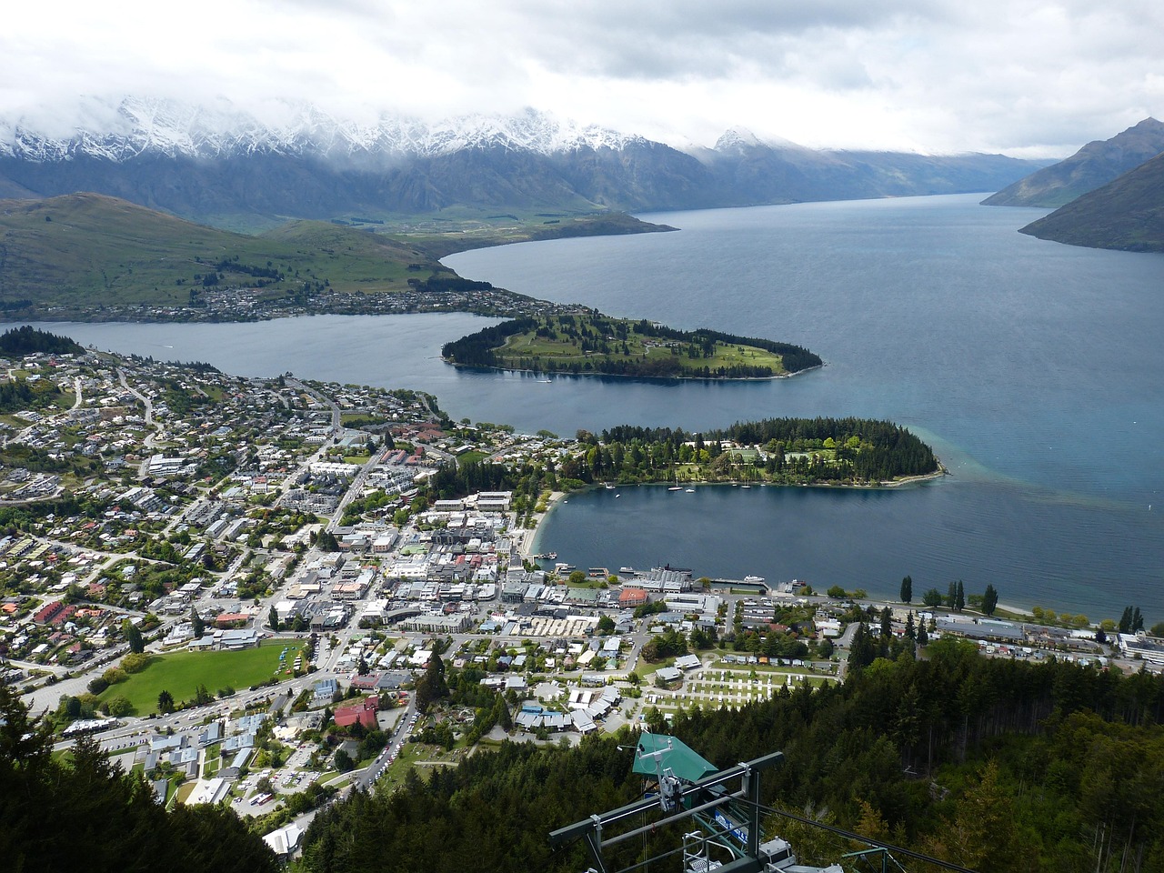 Queenstown and Lake Wakatipu, with snow on the mountains behind